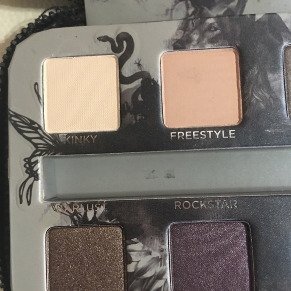 Urban Decay Smoked Palette - Picture 6 of 8